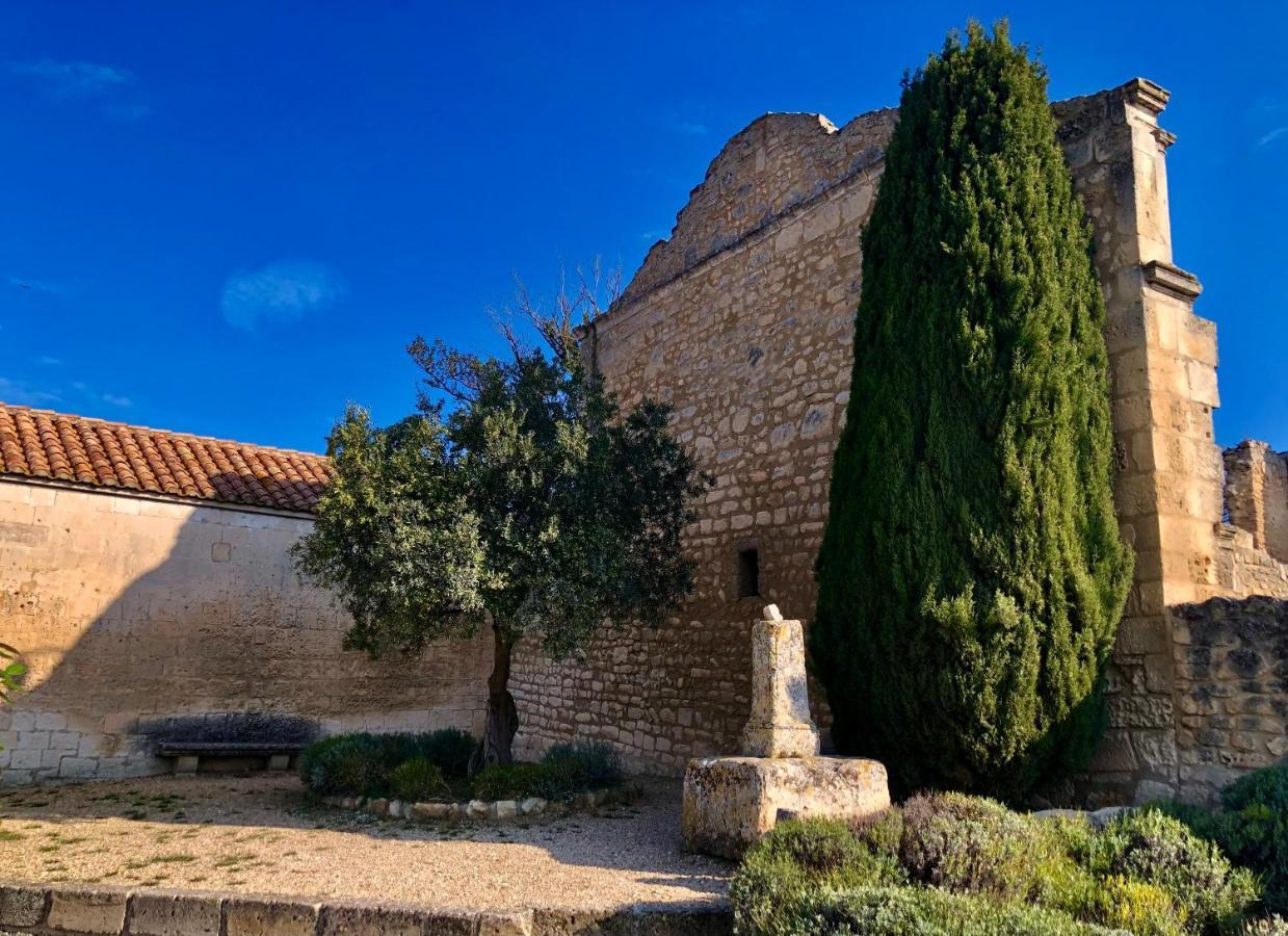 Lou Meinado Bed and Breakfast Saint-Martin-de-Crau Exterior foto