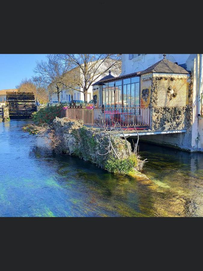 Lou Meinado Bed and Breakfast Saint-Martin-de-Crau Exterior foto