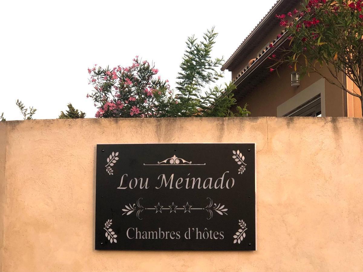 Lou Meinado Bed and Breakfast Saint-Martin-de-Crau Exterior foto