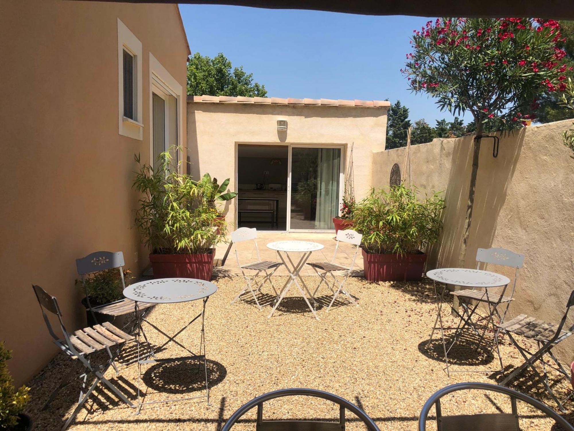Lou Meinado Saint-Martin-de-Crau Exterior foto